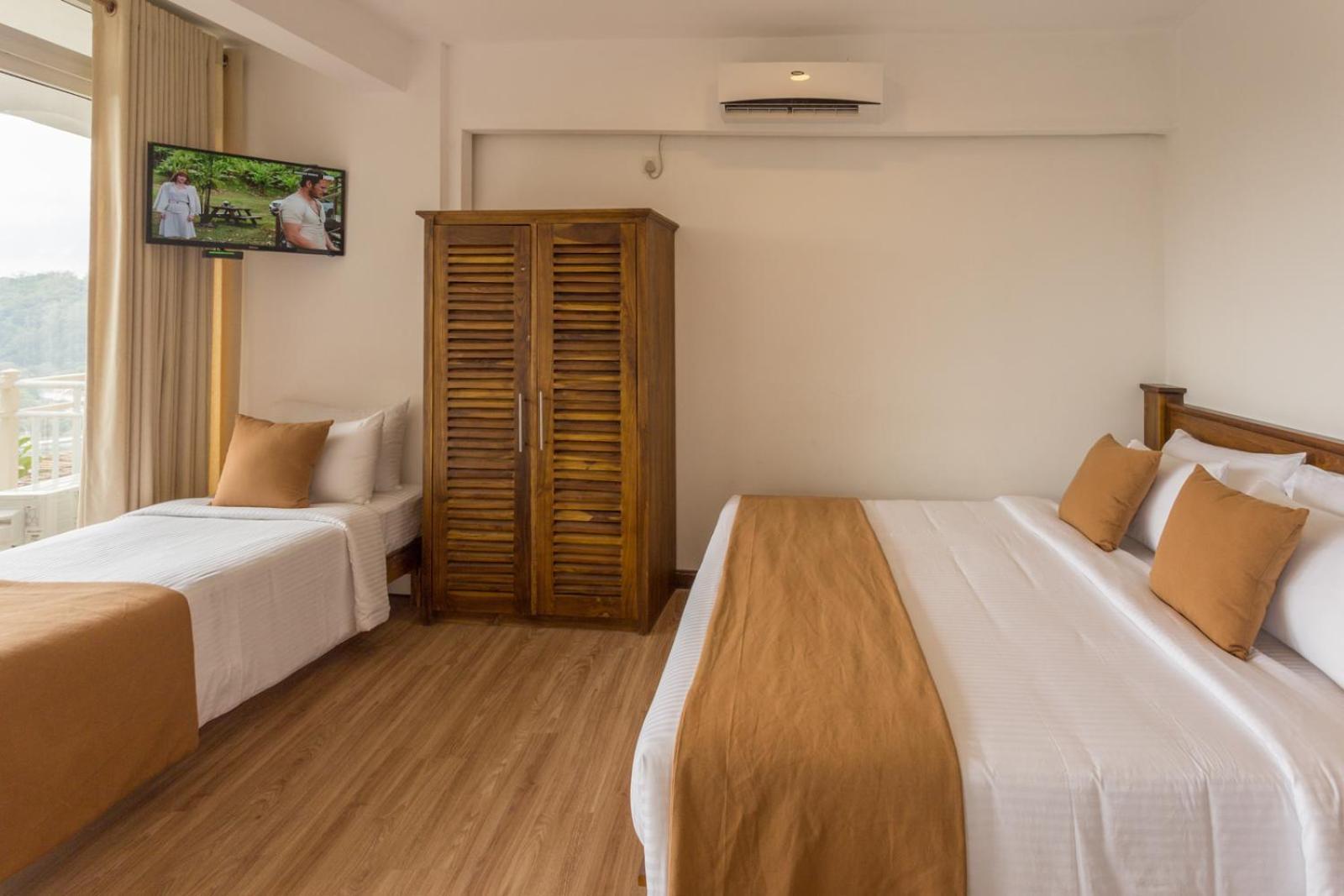 360 Lake View Hotel Канди Экстерьер фото